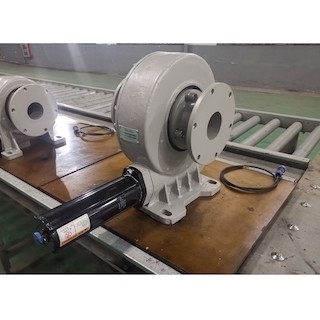 C4 C5 ไดรฟ์แกว่งแนวตั้งที่ทนต่อการกัดกร่อนสำหรับระบบติดตามแสงอาทิตย์ 60kNm Holding Torque